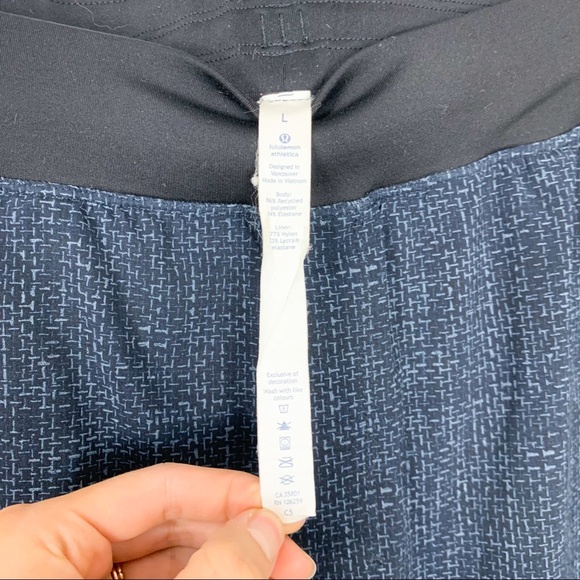 Lululemon Men's T.H.E Shorts 9" Lined Blue & Black Print Wire Weave Size Large - Picture 10 of 11